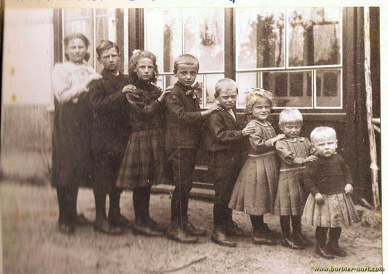 Klik voor foto in apart venster kinderen_van_aart_en_geertruida_.jpg